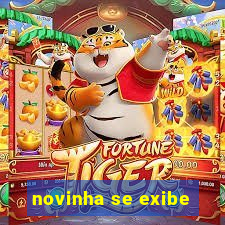 novinha se exibe