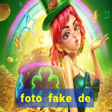 foto fake de menina no espelho cabelo cacheado